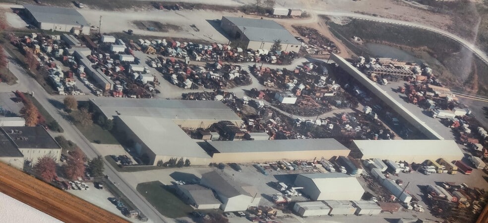 More Photos Of 284 Blue Sky Pky, Lexington Warehouse For Sale