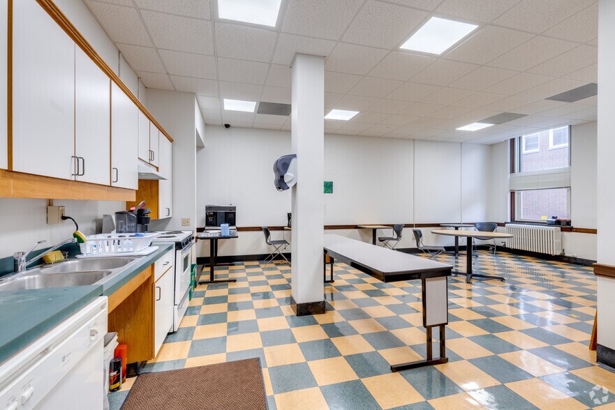 More Photos Of 313 W Liberty St, Lancaster Office For Lease