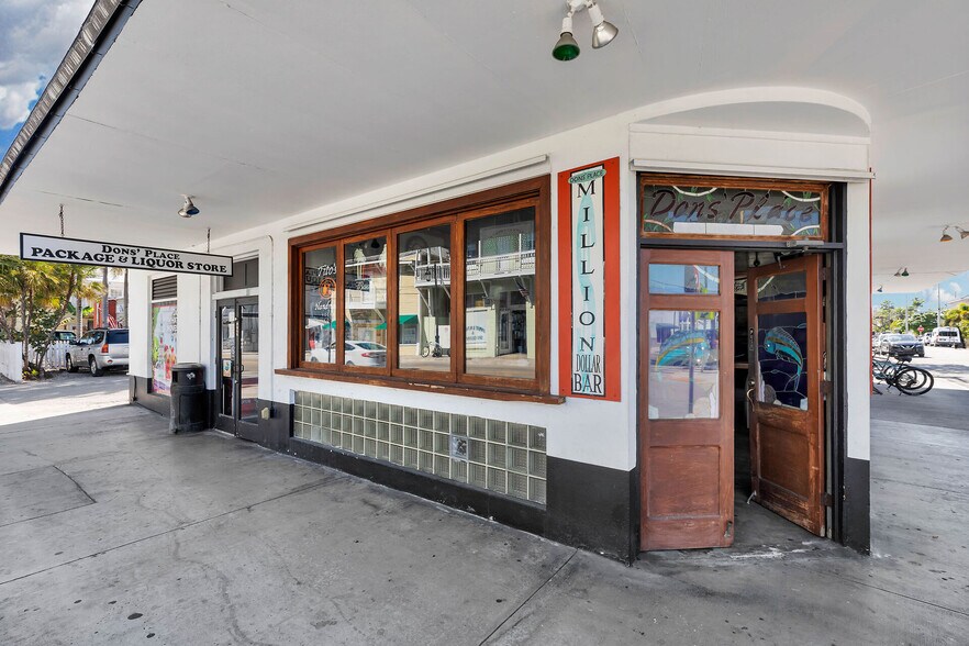 More Photos Of 1000-1006 Truman Ave, Key West Bar For Sale