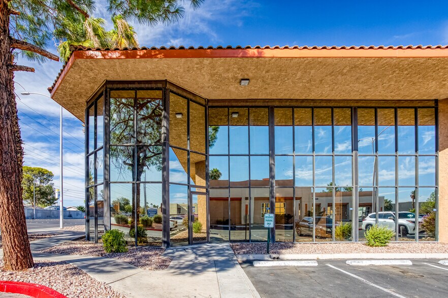 More Photos Of 4660 S Eastern Ave, Las Vegas Office For Lease