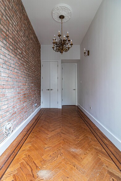 More Photos Of 114 E 37th St, New York Apartments For Sale