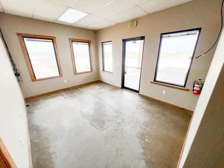 More Photos Of 9003 W County Road 130, Midland Warehouse For Lease