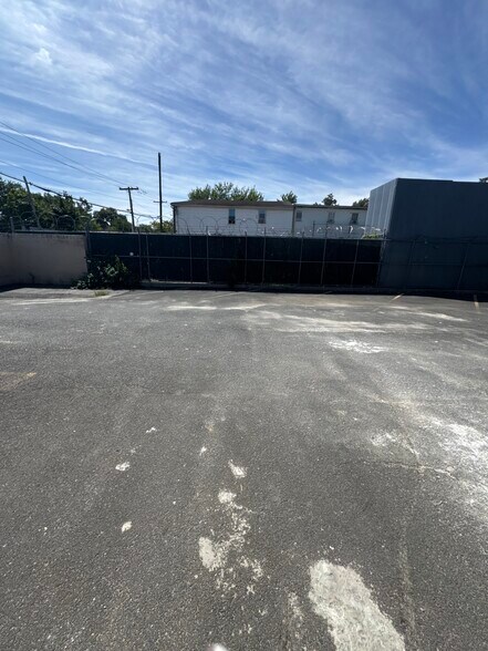 More Photos Of 234 Grandview Ave, Staten Island Warehouse For Lease