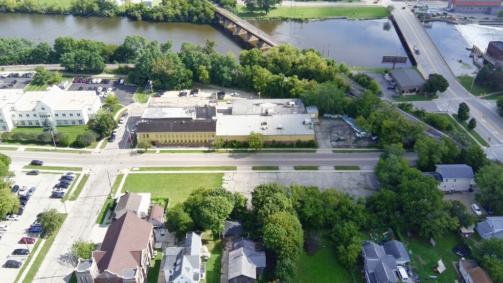 More Photos Of 340 N Franklin St, Janesville Warehouse For Sale