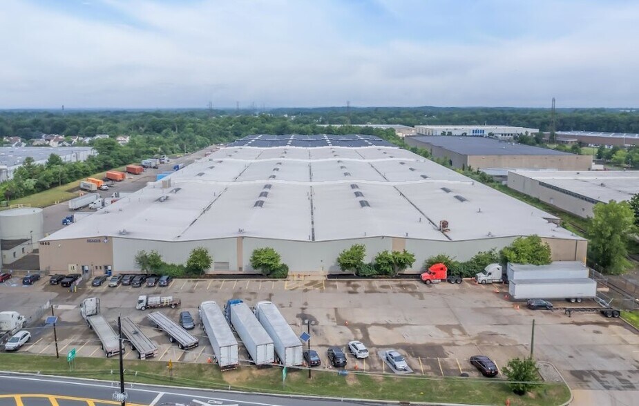 More Photos Of 1665 Jersey Ave, North Brunswick Warehouse For Lease