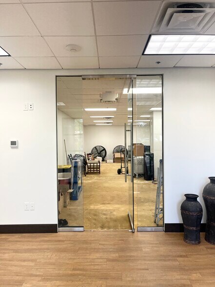 More Photos Of 1000 Color Pl, Apopka Office For Lease