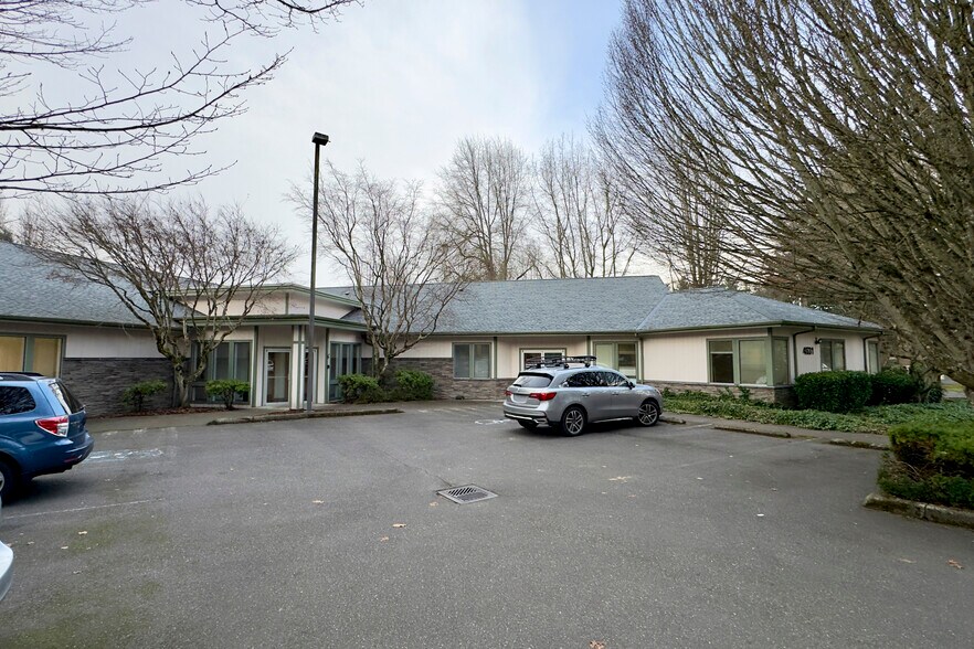 More Photos Of 4631 Whitman Ln SE, Lacey Medical For Lease