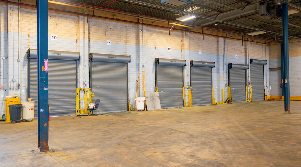 More Photos Of 2181 Sylvan Rd, East Point Distribution For Lease