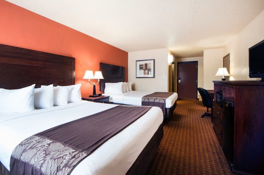 More Photos Of 2818 S Van Buren St, Enid Hotel For Sale