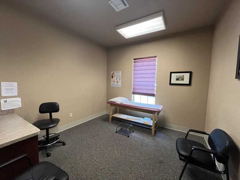 More Photos Of 1314 E Sonterra Blvd, San Antonio Office For Sale