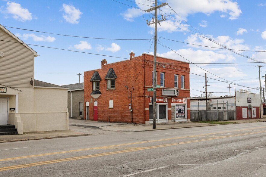 More Photos Of 1890 S High St, Columbus Light Distribution For Sale