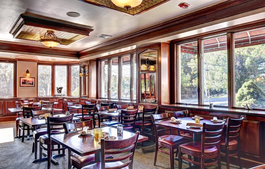 More Photos Of 337 N Liberty Dr, Tomkins Cove Restaurant For Sale