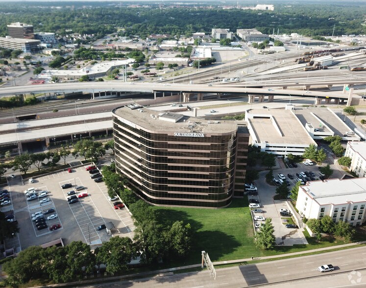 More Photos Of 1320 S University Dr, Fort Worth Office For Lease