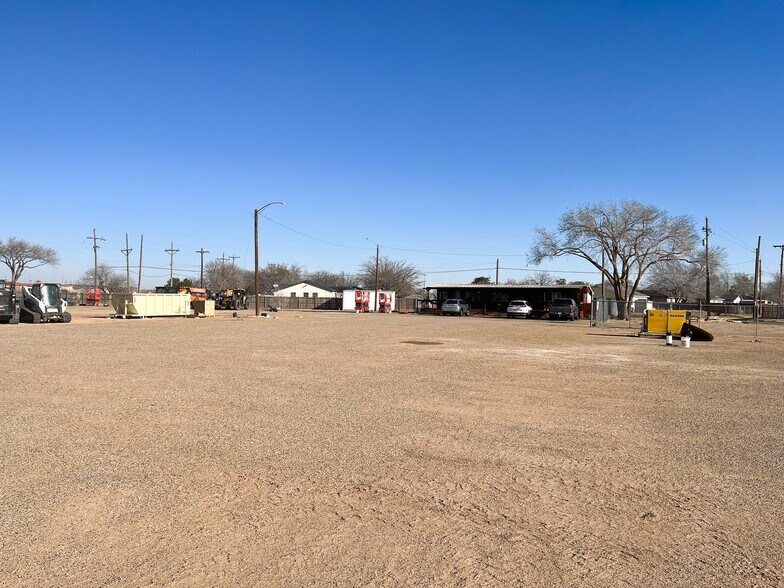 More Photos Of 5906 Avenue A, Lubbock Industrial For Sale