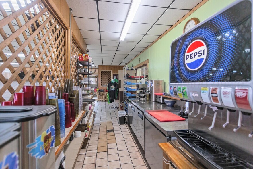 More Photos Of 103 Interstate 40, Shamrock Restaurant For Sale