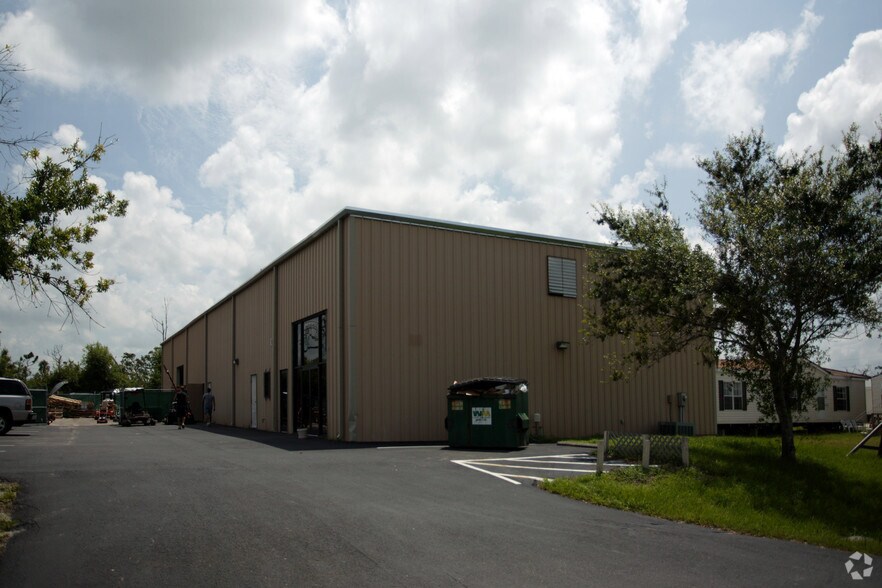 Primary Photo Of 5432 Constitutional Ave, Punta Gorda Warehouse For Lease