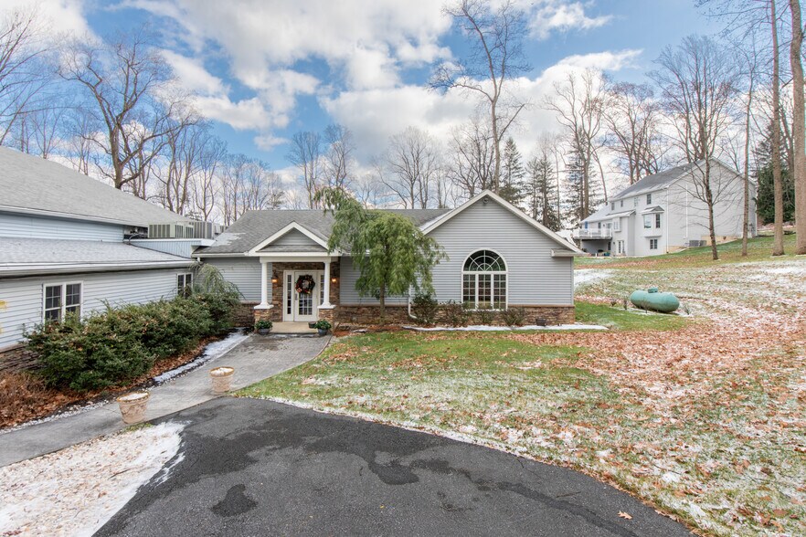 Primary Photo Of 1303 Evergreen Dr, Bethlehem Lodge Meeting Hall For Sale