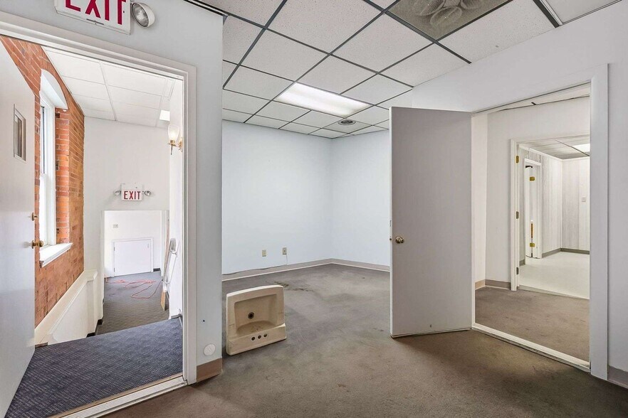 More Photos Of 412 E River St, Elyria Office For Sale
