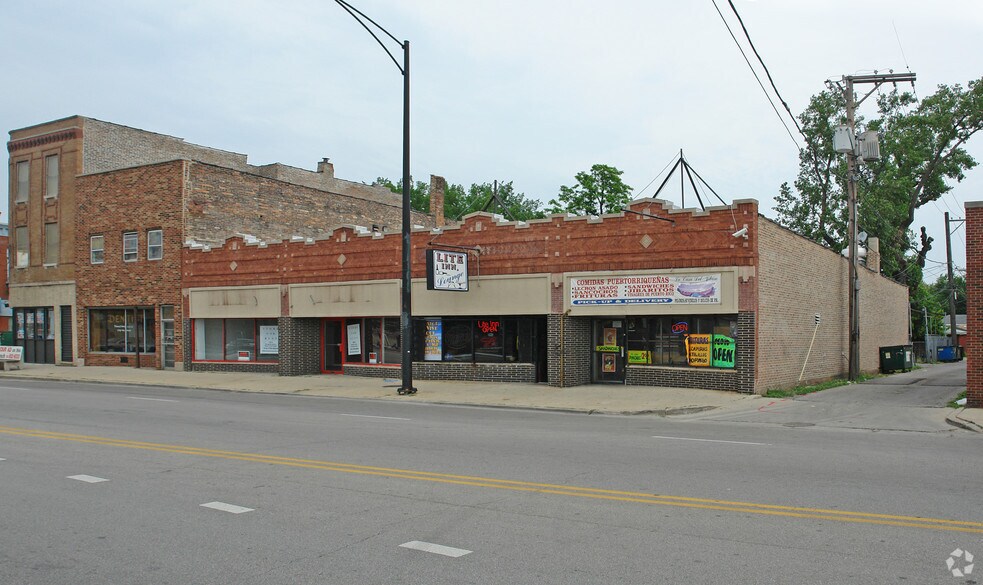 More Photos Of 3614-3620 W Division St, Chicago Storefront For Sale