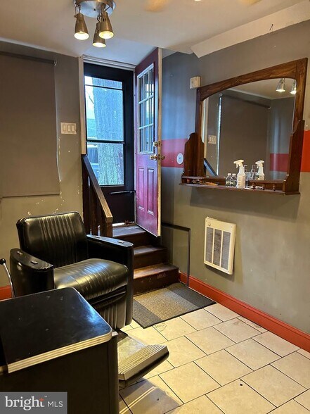 More Photos Of 5748 Chestnut St, Philadelphia Storefront For Lease