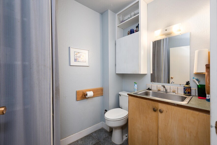 More Photos Of 1324 Commercial, Bellingham General Retail For Sale