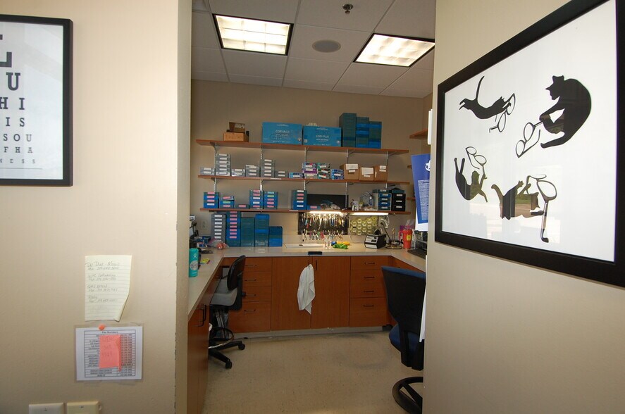 More Photos Of 640 Highway 1 W, Iowa City Office For Sale