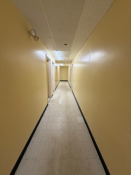 More Photos Of 251 S Main St, Middleton Storefront For Lease