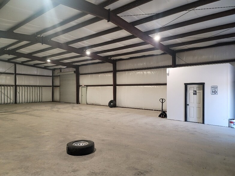 More Photos Of 601 Private Road 900, Hutto Unknown For Lease