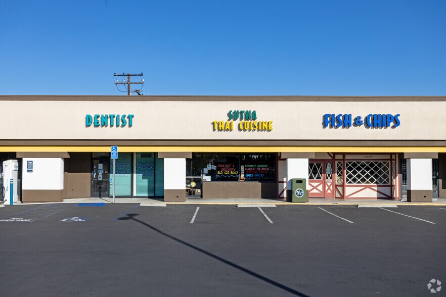 More Photos Of 10317-10407 Lakewood Blvd, Downey Storefront For Lease