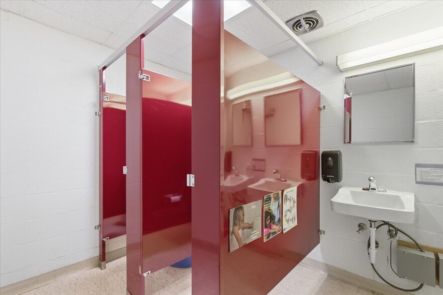 More Photos Of 2330 Mount Hebron Dr, Ellicott City Schools For Lease