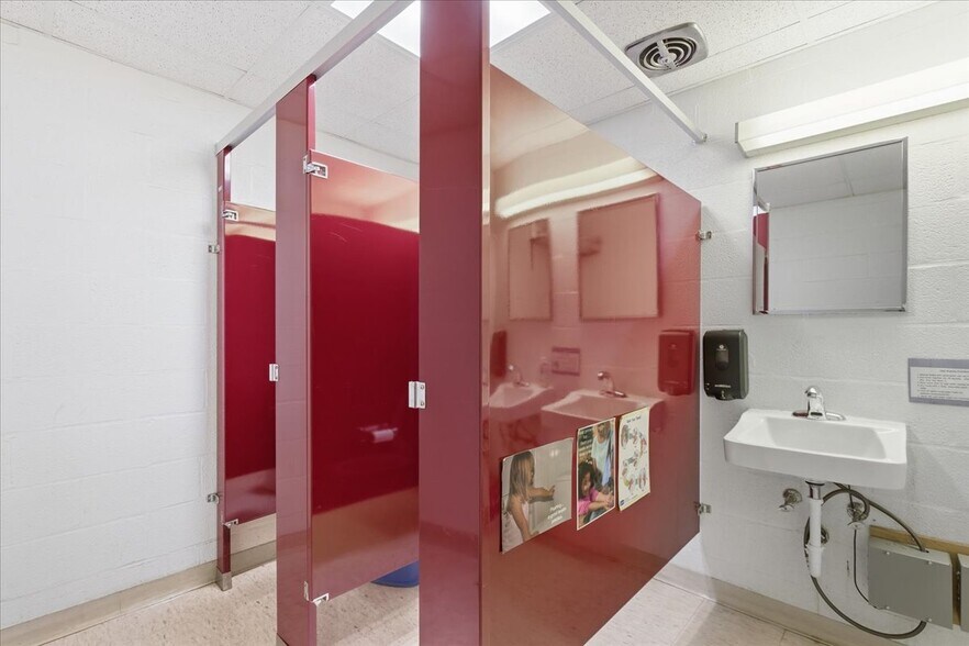More Photos Of 2330 Mount Hebron Dr, Ellicott City Schools For Lease