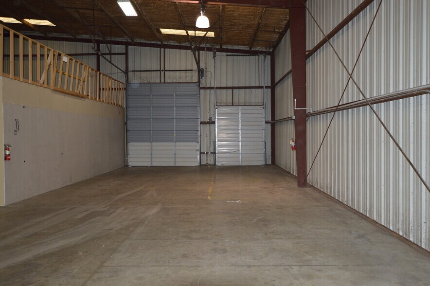 More Photos Of 4951 Grisham Dr, Rowlett Manufacturing For Lease