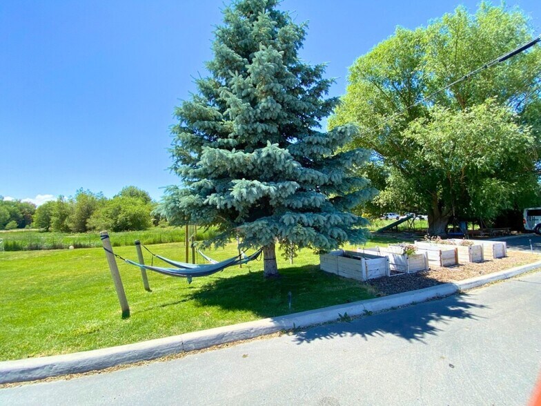 More Photos Of 1830 Addison Ave E, Twin Falls Office For Sale