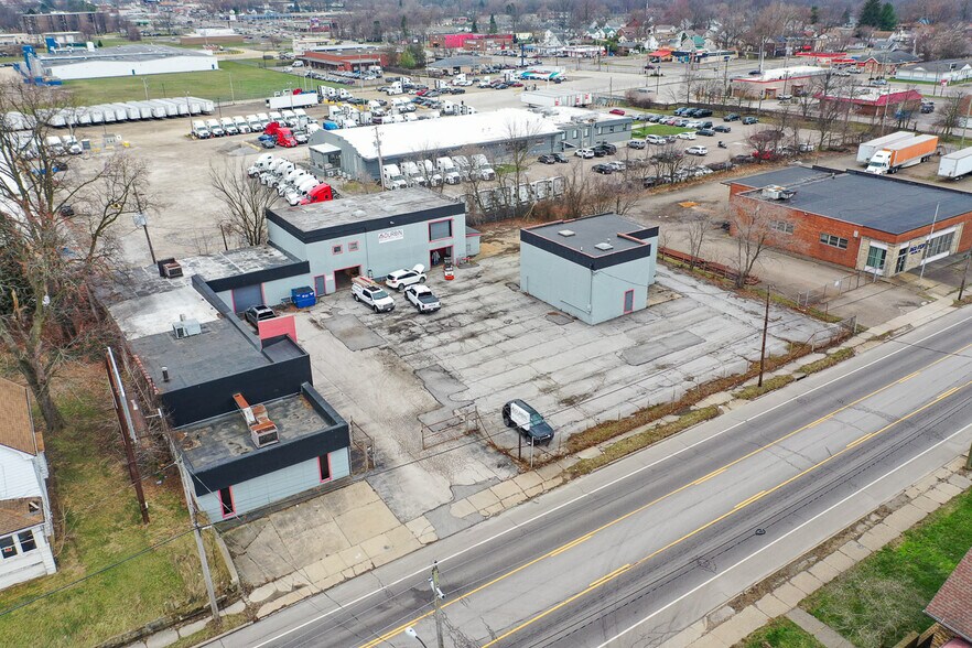More Photos Of 1050 Triplett Blvd, Akron Warehouse For Sale