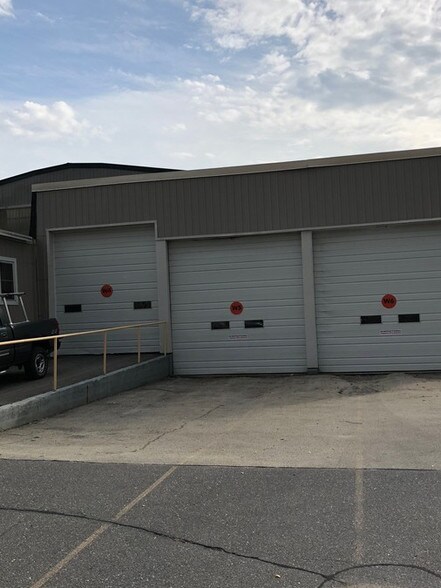More Photos Of 120 E Hollis St, Nashua Warehouse For Lease