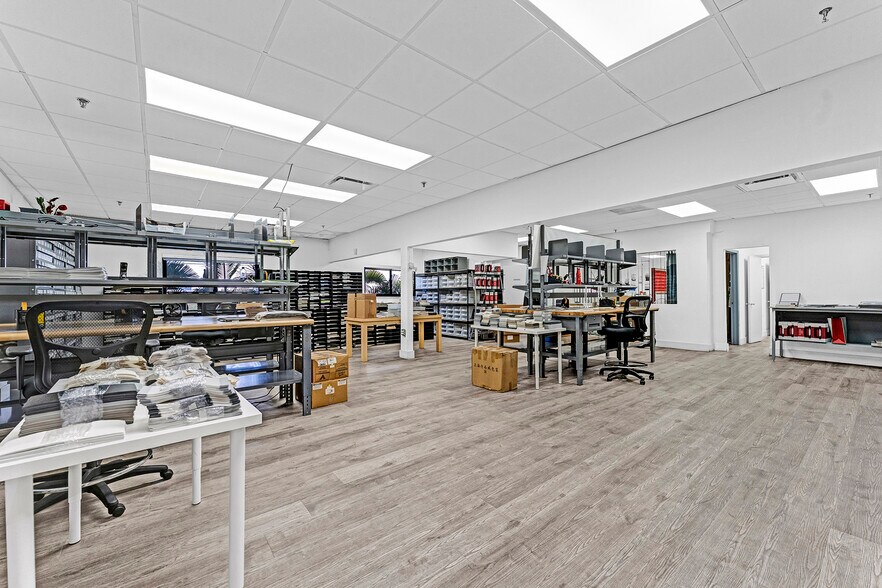 More Photos Of 6850 NW 74th St, Medley Warehouse For Sale