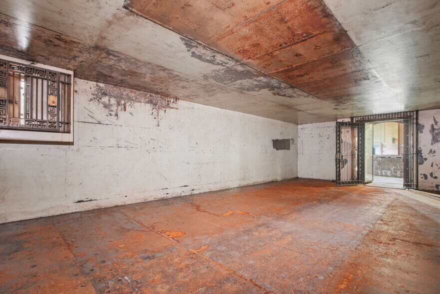 More Photos Of 167 S High St, Columbus Office For Sale