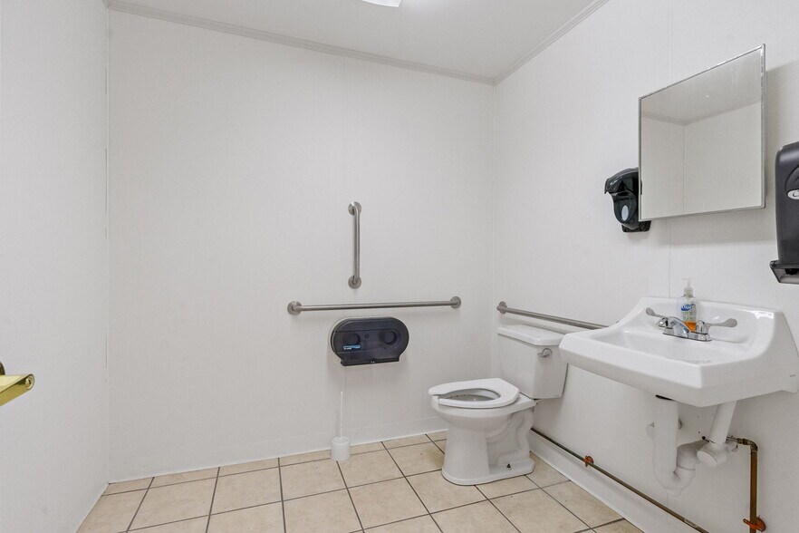 More Photos Of 1476-1480 State St, Schenectady Freestanding For Sale