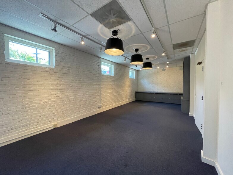 More Photos Of 2020 I St, Sacramento Storefront Retail Office For Lease
