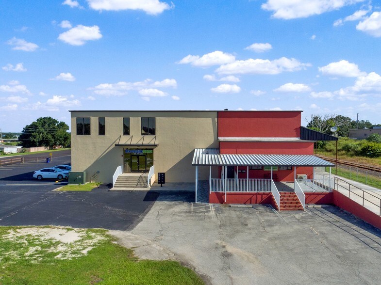 More Photos Of 110 W Interlake Blvd, Lake Placid Warehouse For Lease