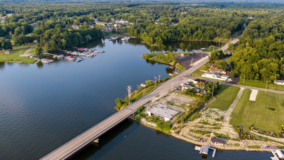 Primary Photo Of 17000 Mahoning ave, Lake Milton Restaurant For Sale