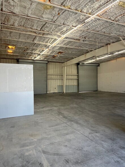 More Photos Of 3906 Arnold Ave, Naples Warehouse For Lease