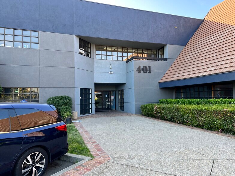 More Photos Of 401 Roland Way, Oakland Office For Sale