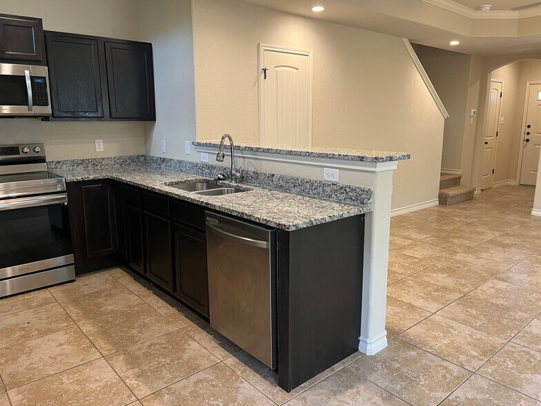 More Photos Of 6306 Luglio Ln, San Antonio Apartments For Sale