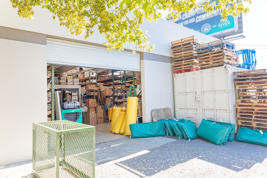 More Photos Of 6400 Elvas Ave, Sacramento Freestanding For Sale