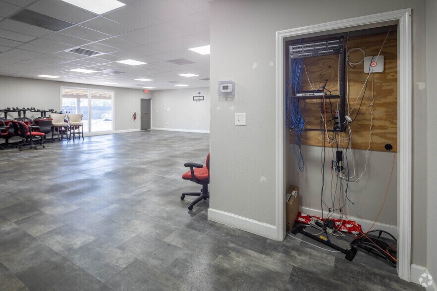 More Photos Of 2328 N US Hwy 19, Holiday Medical For Lease