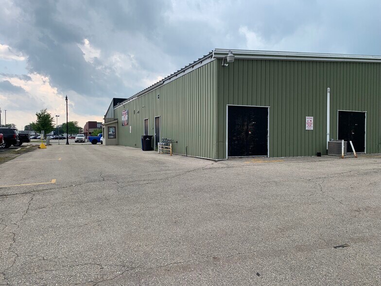 More Photos Of 503-507 W Main St, Waunakee General Retail For Sale