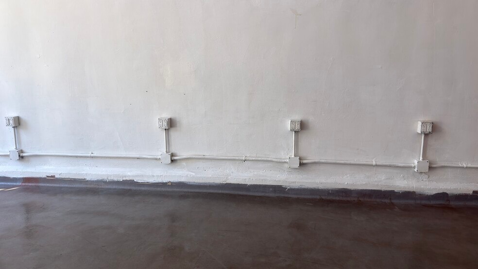 More Photos Of 5329 Fairfax Ave, Oakland Storefront For Lease