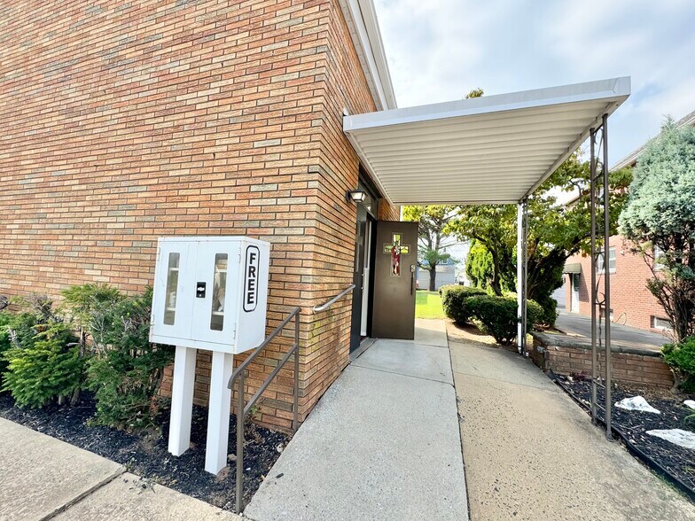 More Photos Of 128 Arthur St, Linden Religious Facility For Sale