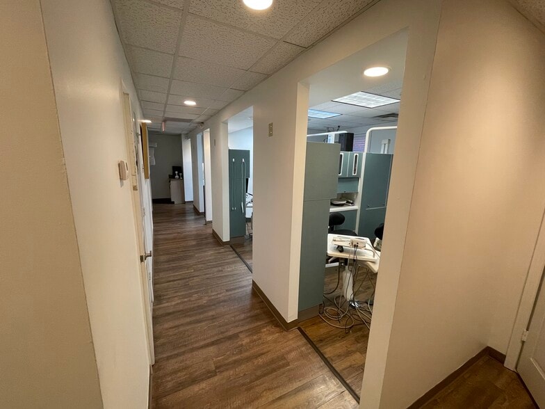 More Photos Of 3535 Roswell Rd NW, Marietta Office For Sale